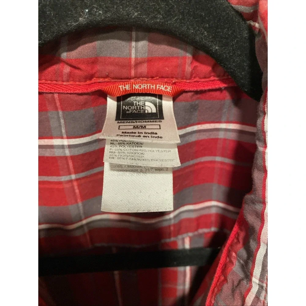 The North Face Shirt Mens Medium Red Plaid Long Sleeve Button Up Pockets Outdoor